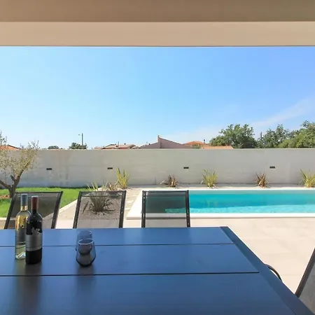 Mit Privatpool Fuer 8 Personen Ca 180 Qm In Loborika, Istrien Suedkueste Von Istrien Holiday home